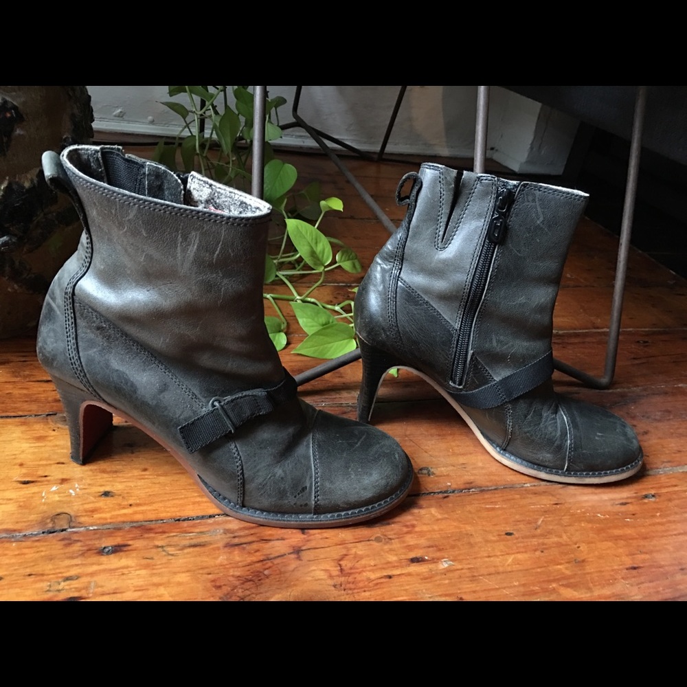 Diesel ankle boots circa 2000 (black leather)